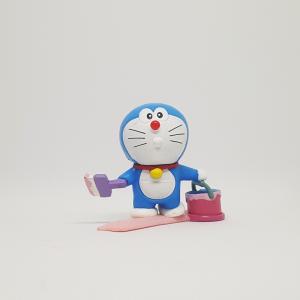 Doraemon-bao-boi-son-phan-trong-luc.jpg